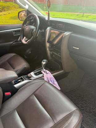 TOYOTA-HILUX SW4-2016