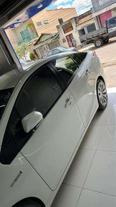 TOYOTA-PRIUS-2019