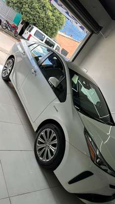 TOYOTA-PRIUS-2019