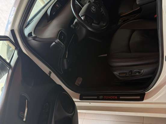 TOYOTA-PRIUS-1.8 16V HÍBRIDO 4P AUTOMÁTICO TOYOTA-PRIUS-2019