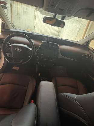 TOYOTA-PRIUS-2019