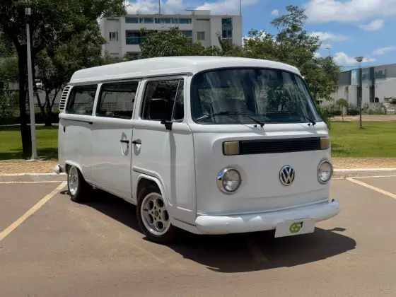 VOLKSWAGEN KOMBI 1.6 STD 8V GASOLINA 3P MANUAL