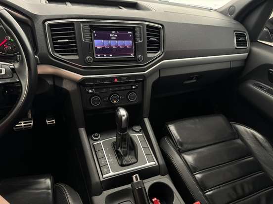 VOLKSWAGEN-AMAROK-2021