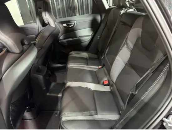 VOLVO-XC60-2024