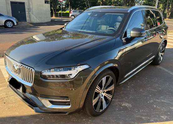 VOLVO-XC90-2021
