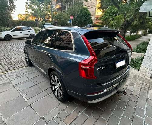 VOLVO-XC90-2022