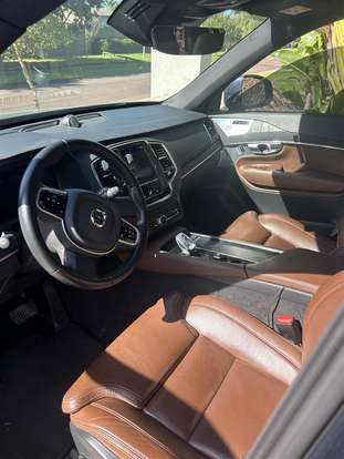 VOLVO-XC90-2022