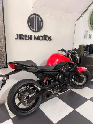 YAMAHA XJ6 N 