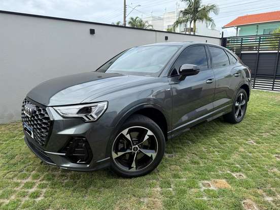 AUDI-Q3-2023
