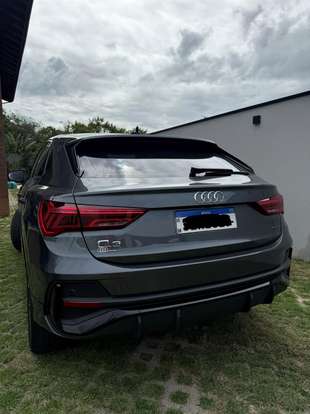 AUDI-Q3-2023