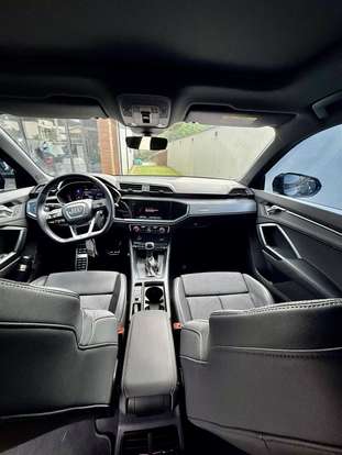 AUDI-Q3-2023