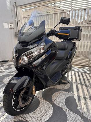 DAFRA MAXSYM 400i 