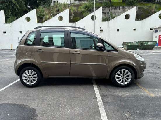 FIAT-IDEA-1.6 MPI ESSENCE 16V FLEX 4P AUTOMATIZADO FIAT-IDEA-2015