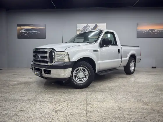 FORD F-250 3.9 XLT 4X2 CS DIESEL 2P MANUAL FORD F-250 3.9 XLT 4X2 CS DIESEL 2P MANUAL
