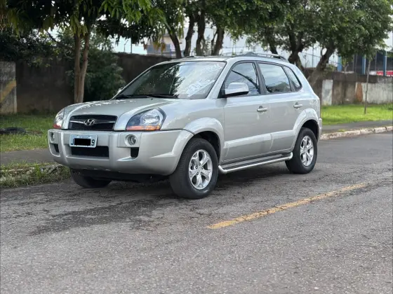 HYUNDAI TUCSON 2.0 MPFI GLS 16V 143CV 2WD FLEX 4P AUTOMÁTICO HYUNDAI TUCSON 2.0 MPFI GLS 16V 143CV 2WD FLEX 4P AUTOMÁTICO