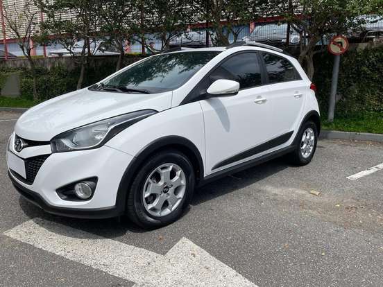 HYUNDAI-HB20X-1.6 16V PREMIUM FLEX 4P AUTOMÁTICO HYUNDAI-HB20X-2013