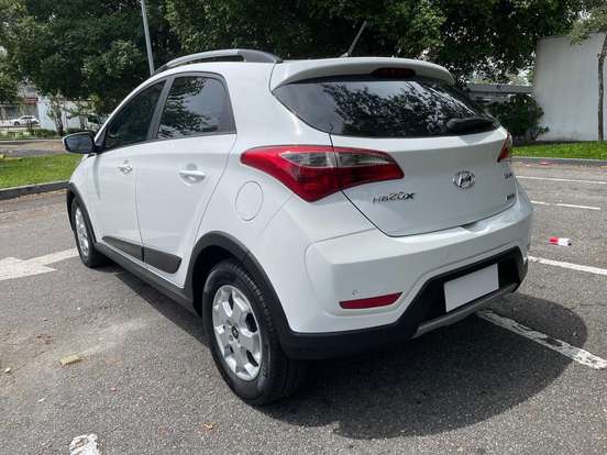 HYUNDAI-HB20X-2013