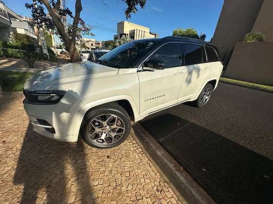 JEEP COMMANDER 2.0 TD380 TURBO DIESEL OVERLAND AT9