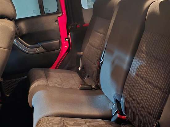 JEEP-WRANGLER-3.6 UNLIMITED SPORT 4X4 V6 GASOLINA 4P AUTOMÁTICO JEEP-WRANGLER-2011