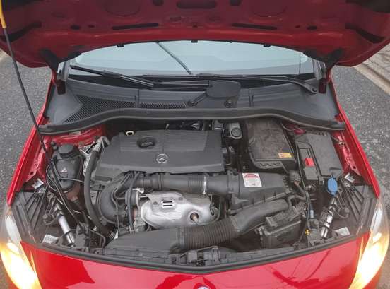 MERCEDES-BENZ-B 200-2013