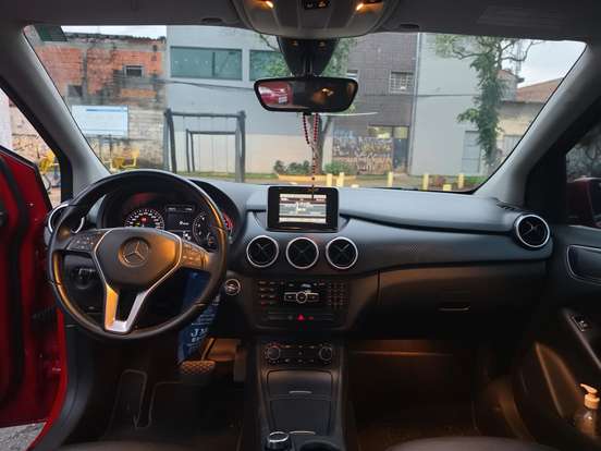 MERCEDES-BENZ-B 200-2013