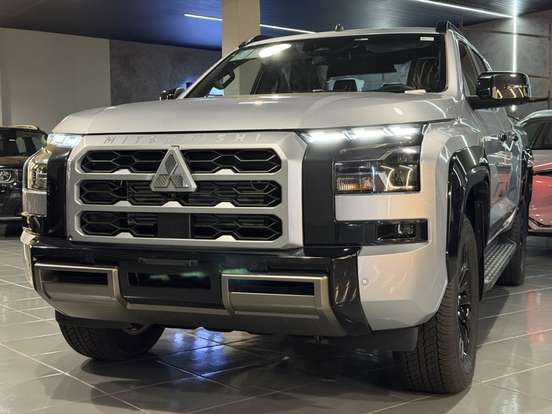 MITSUBISHI-TRITON-2026