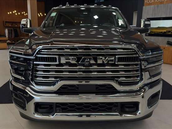 RAM-3500-6.7 I6 TURBO DIESEL LIMITED LONGHORN CD 4X4 AUTOMÁTICO RAM-3500-2025