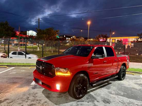 RAM-1500-5.7 V8 GASOLINA LIMITED NIGHT EDITION CD 4X4 AUTOMÁTICO RAM-1500-2023