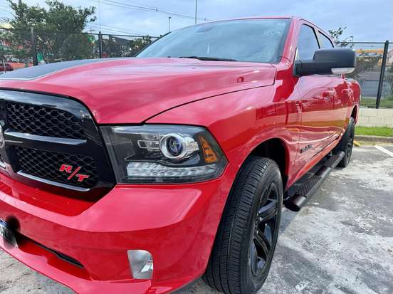 RAM-1500-5.7 V8 GASOLINA LIMITED NIGHT EDITION CD 4X4 AUTOMÁTICO RAM-1500-2023