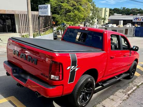 RAM-1500-5.7 V8 GASOLINA LIMITED NIGHT EDITION CD 4X4 AUTOMÁTICO RAM-1500-2023
