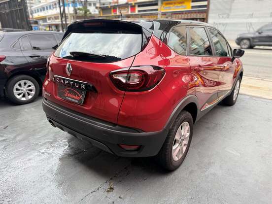 RENAULT-CAPTUR-2018