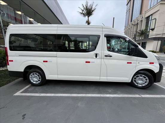TOYOTA-HIACE-2.8 D-4D TURBO DIESEL MINIBUS 15+1 DX AUTOMÁTICO TOYOTA-HIACE-2024