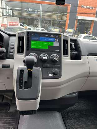 TOYOTA-HIACE-2024