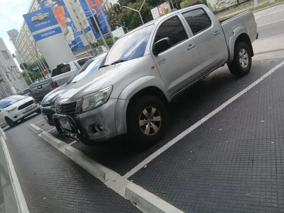 TOYOTA HILUX 2.7 SR 4X2 CD 16V FLEX 4P AUTOMÁTICO