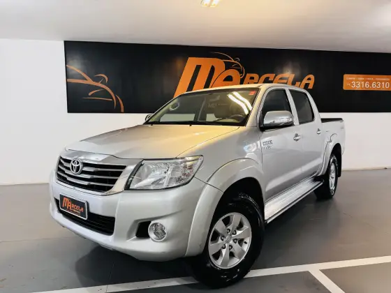 TOYOTA HILUX 2.7 SRV 4X4 CD 16V FLEX 4P AUTOMÁTICO TOYOTA HILUX 2.7 SRV 4X4 CD 16V FLEX 4P AUTOMÁTICO