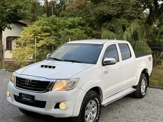 TOYOTA-HILUX-2.7 STD 4X4 CD 16V FLEX 4P MANUAL TOYOTA-HILUX-2014