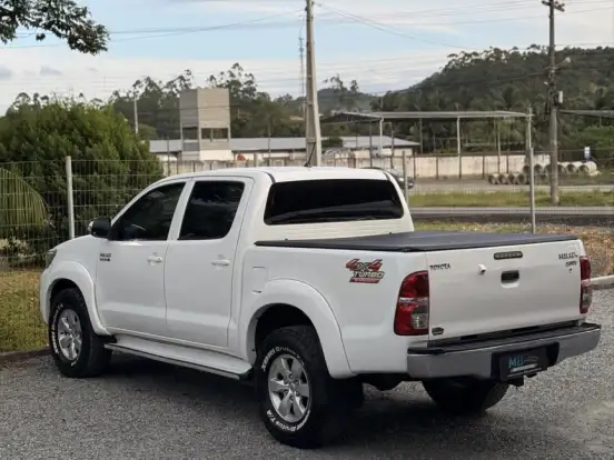 TOYOTA-HILUX-2.7 STD 4X4 CD 16V FLEX 4P MANUAL TOYOTA-HILUX-2014
