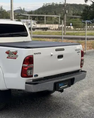 TOYOTA-HILUX-2014