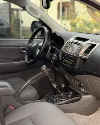 TOYOTA-HILUX-2014