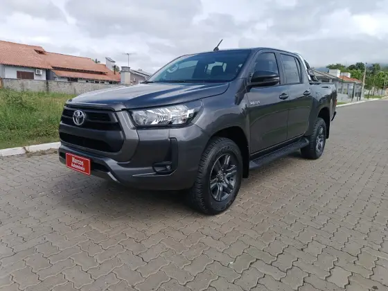TOYOTA HILUX 2.8 D-4D TURBO DIESEL CD SR 4X4 AUTOMÁTICO