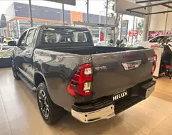 TOYOTA HILUX 2.8 D-4D TURBO DIESEL CD SRV 4X4 AUTOMÁTICO TOYOTA HILUX 2.8 D-4D TURBO DIESEL CD SRV 4X4 AUTOMÁTICO