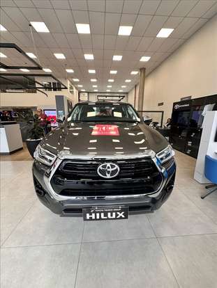 TOYOTA-HILUX-2025