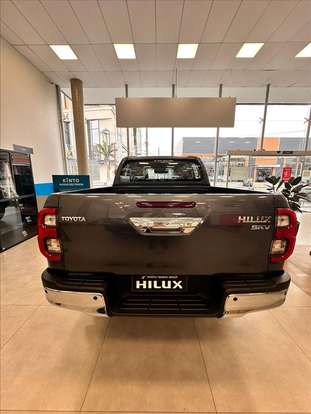 TOYOTA-HILUX-2025