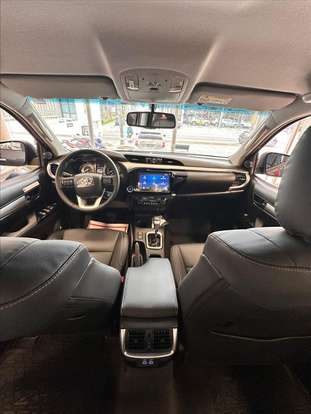 TOYOTA-HILUX-2025