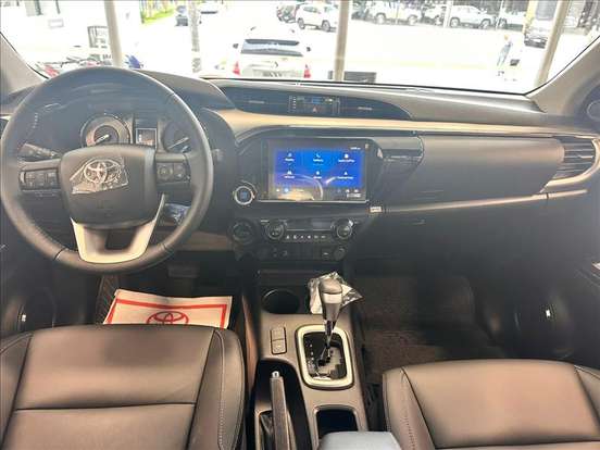 TOYOTA-HILUX-2025