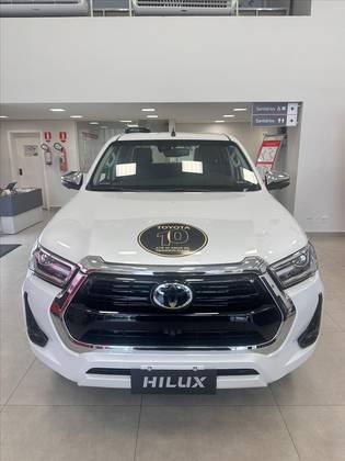 TOYOTA HILUX 2.8 D-4D TURBO DIESEL CD SRX 4X4 AUTOMÁTICO
