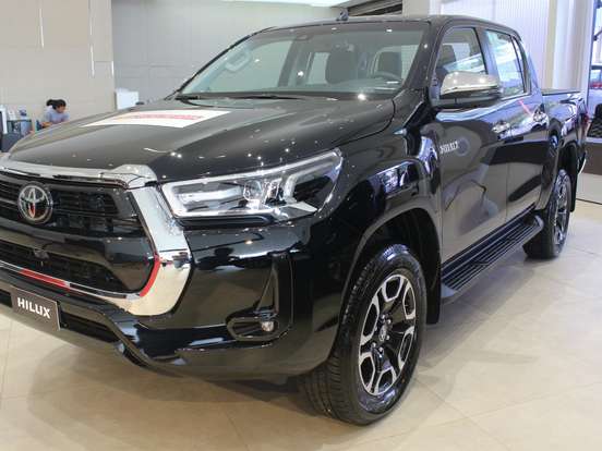 TOYOTA-HILUX-2.8 D-4D TURBO DIESEL CD SRX 4X4 AUTOMÁTICO TOYOTA-HILUX-2026