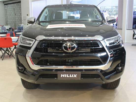 TOYOTA-HILUX-2.8 D-4D TURBO DIESEL CD SRX 4X4 AUTOMÁTICO TOYOTA-HILUX-2026