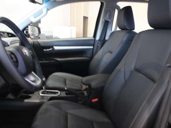 TOYOTA-HILUX-2.8 D-4D TURBO DIESEL CD SRX 4X4 AUTOMÁTICO TOYOTA-HILUX-2026