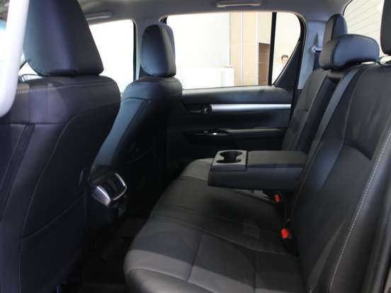 TOYOTA-HILUX-2.8 D-4D TURBO DIESEL CD SRX 4X4 AUTOMÁTICO TOYOTA-HILUX-2026